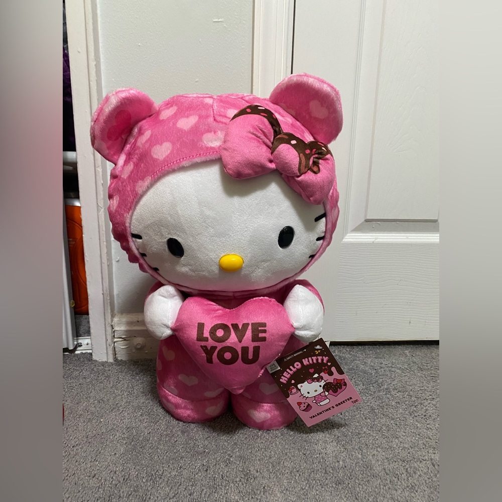 Hello Kitty Valentine's Day Greeter 💕